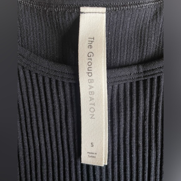 Aritzia The Group By Babaton Seamless Tee Bodysuit Size Small in Black - Picture 1 of 7